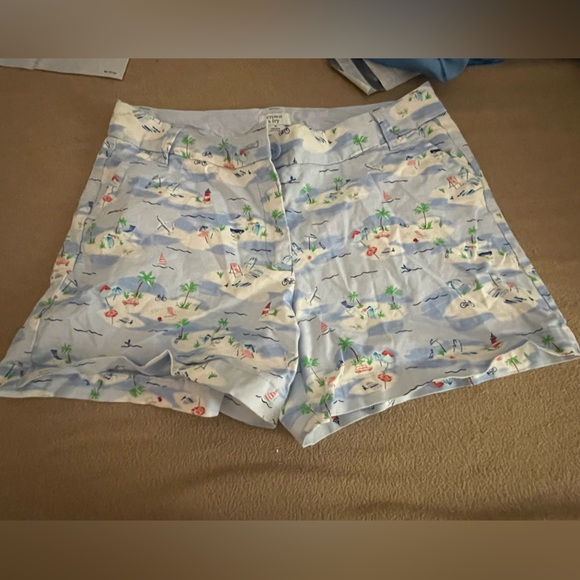 Crown and Ivy size 10 Caroline shorts - Picture 3 of 6